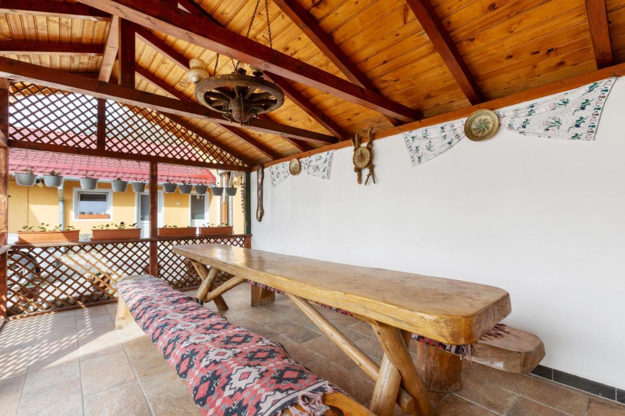 Casa Rasnoveana Exterior photo